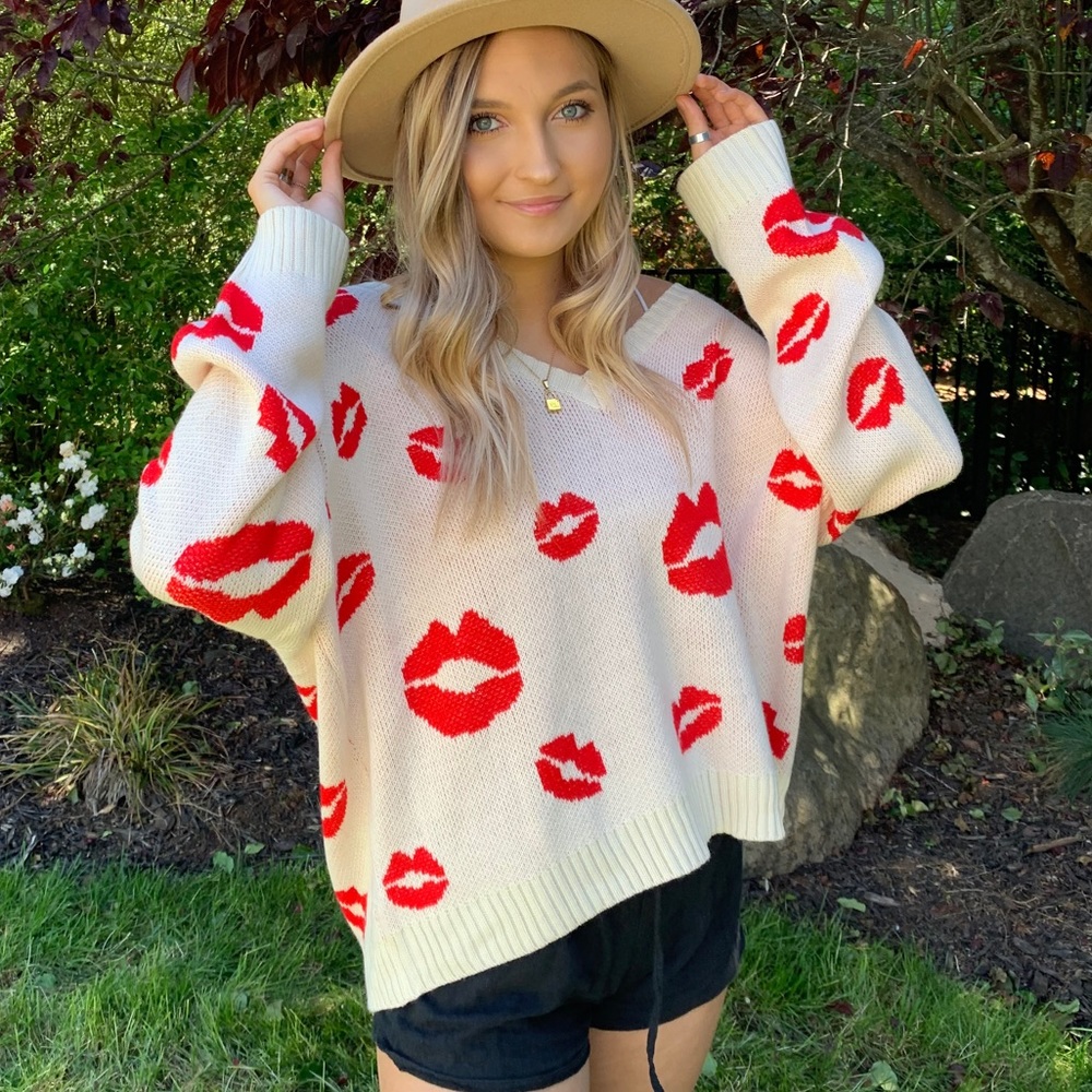 Boutique Lip Sweater